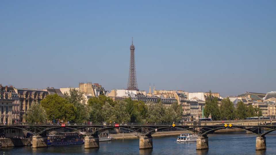 Üdvözöljük Franciaországban: Miért fontos a megbízható kapcsolat – france