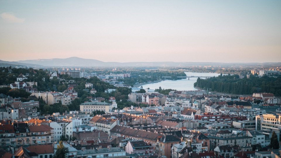 Miért okos választás az eSIM a magyarországi utazáshoz – hungary
